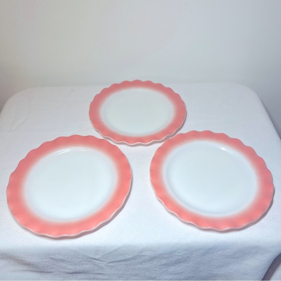 Hazel Atlas Crinoline Pink Ripple Edge 9" Vintage Luncheon Dinner Plates. Set 3 - Picture 1 of 8